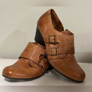 B.O.C. Ankle Boots Double Buckle Tan Leather Block Heel Round Toe . Sz 8…